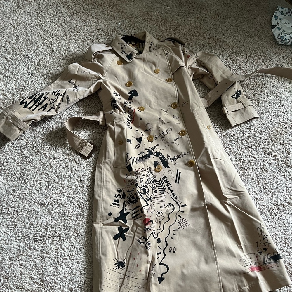Burberry Kris Wu Grafitti coat usa 2 can fit small as well - Picture 13 of 16